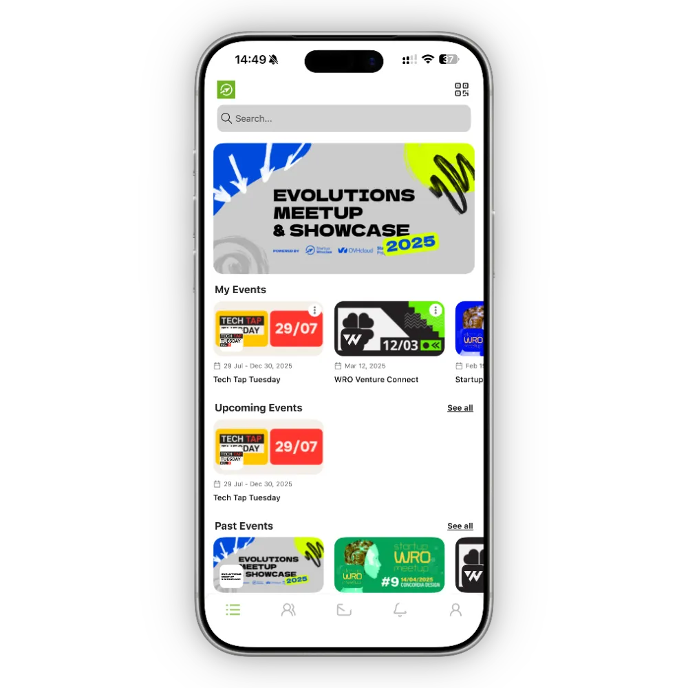 Ekran smartfona pokazujący aplikację wydarzeń z sekcjami Moje wydarzenia, Nadchodzące wydarzenia i Minione wydarzenia oraz banerem Evolutions Meetup & Showcase 2025.